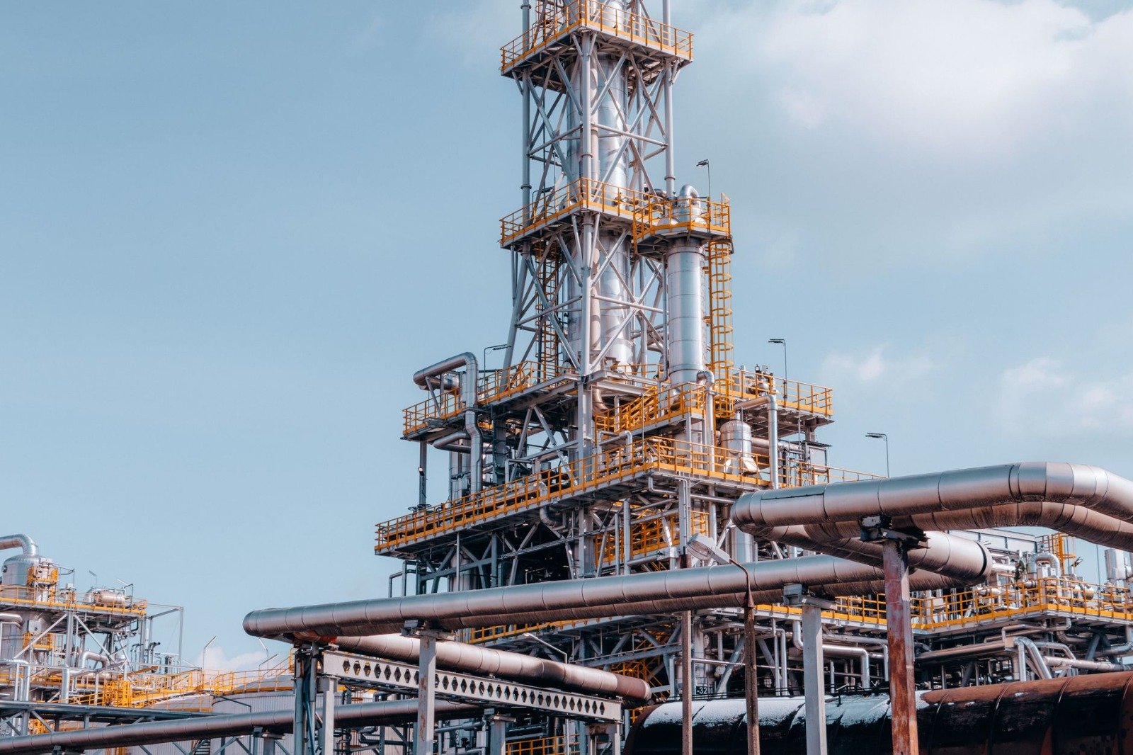 What to consider when choosing industrial services for a complex project?